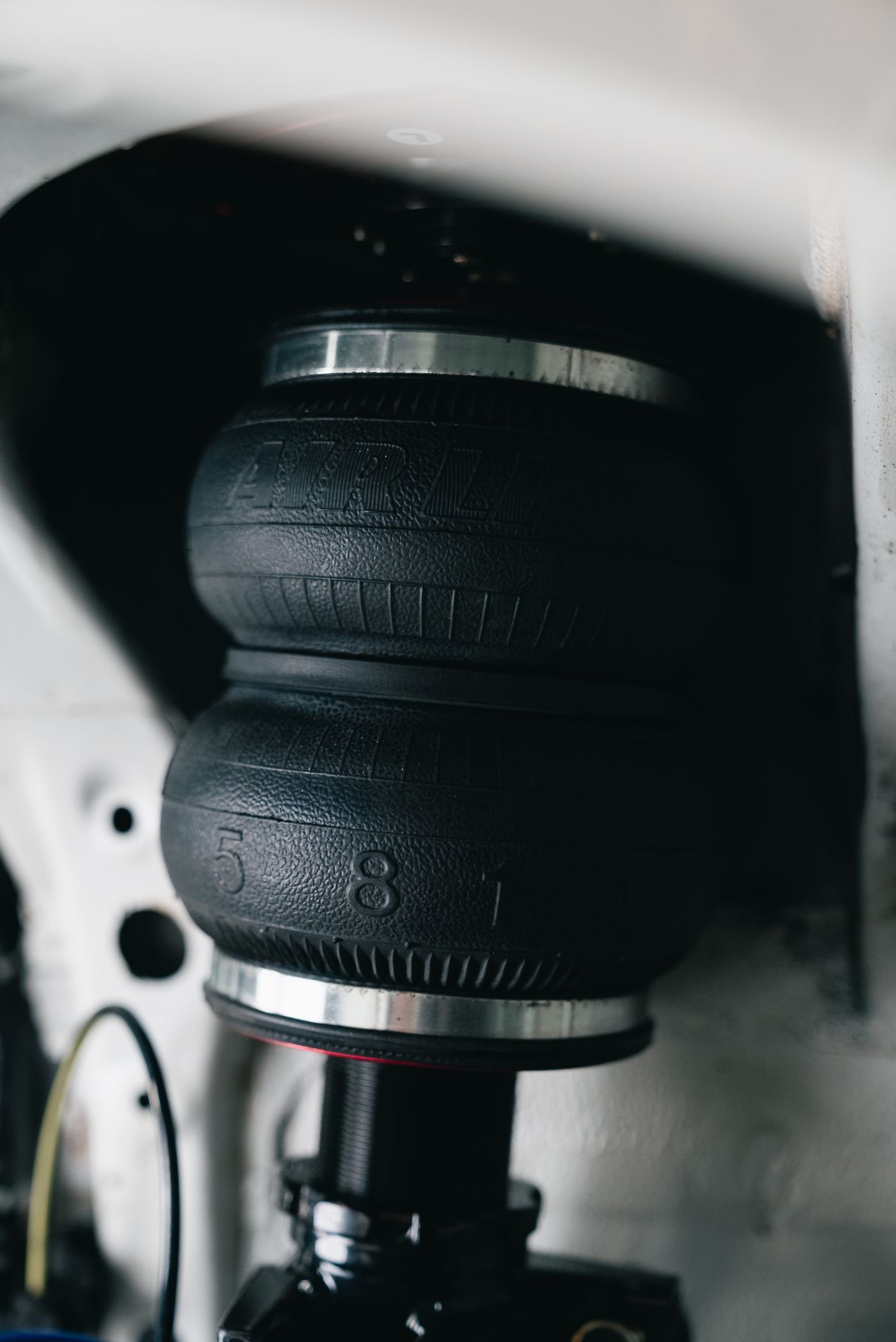 Vehicle suspension air spring component